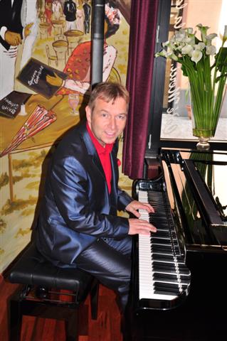 2011 - Caf� Merci, Kronberg, Germany